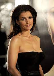 Julia Ormond - Free pics, galleries & more at Babepedia