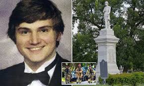 Man 'who tried to blow Confederate statue' has rap sheet