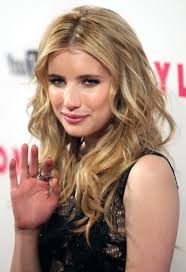I love when a bride wears a strapless dress and she shows off her long hair. Trendy Fall Hairstyle Long Defined Strands With Highlights Emma Roberts Hairstyle Hairstyles Weekly