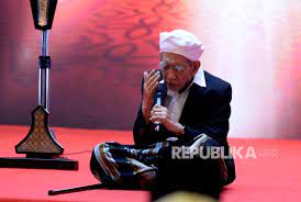Telah banyak penelitian ilmiah yang dilakukan para ahli ekonomi islam dan ulama berkaliber dunia tentang ijma'nya para ulama tentang keharaman bunga bank, di antaranya oleh prof. Membaca Tanda Kiamat Dari Wafatnya Ulama Ahli Ilmu Dan Saleh Republika Online