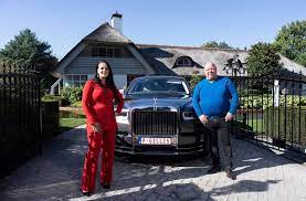 Check spelling or type a new query. Peter Gillis Zet Zijn Iconische Villa In Neerpelt In De Etalage Pure Luxe