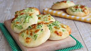 Scones Aux Courgettes Et A La Mozzarella Recettes Faciles Recette En 2020 Recettes De Cuisine Recette Recette Facile