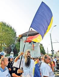 Stegarul dac intră în lupta pentru parlament alături de partidul românia mare 19 noiembrie 2016; Exclusiv Stegarul Dac Cere PoliÈ›iei Daune De 100 000 De Lei Libertatea