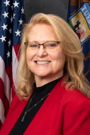 Sen. Huizenga celebrates National Reading Month