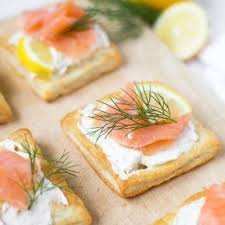 Lachs Blatterteig Happchen Aus 4 Zutaten Kochkarussell Rezept Lachs Im Blatterteig Fingerfood Happchen