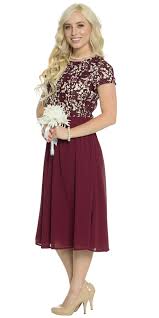 A Stunning Semi Formal Dress This Gorgeous Lace Chiffon Combo Will Have You Lo Elegant Burgundy Dresses Modest Dresses Wine Red Bridesmaid Dresses