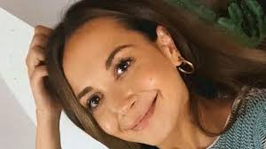 Collection with 131 high quality pics. Mandy Capristo Witzelt Uber The Masked Singer Vermutungen Promiflash De
