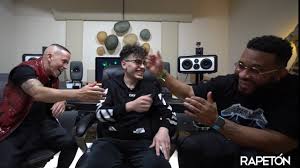 Su nombre completo es llandel veguilla malavé salazar. Yandel Y Su Hijo El Productor Sour Beat En Entrevista Con El Guru Youtube