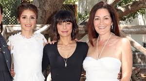  Unreal Interviews Shiri Appleby Constance Zimmer Tease Season 3 Goldderby