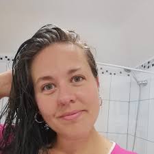 Handbags and Gladrags: Maggie Alderson: 9780141009049: Amazon.com: Books