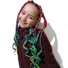 In one bundle you can have 3 or 4 colors on one hairpiece. 35 Gorgeous Box Braids For Kids In 2021 Hairstylecamp