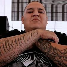 Listen to Millonario