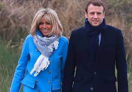 See more of emmanuel macron on facebook. Emmanuel Et Brigitte Macron Fetent Leurs Dix Ans De Mariage Elle