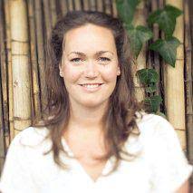 Marisa Peck's Instagram, Twitter & Facebook