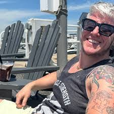 Caitlin Biggs's Instagram, Twitter & Facebook