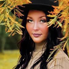 Heather Thrift's Instagram, Twitter & Facebook