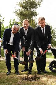 Deutsche bank appointed as depositary bank for the sponsored american depositary receipt program of full truck alliance co. Paul Achleitner Intolerance Should Never Ever Be Tolerated Newsroom