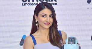 Well, in the video, we see soha showing us how the plants have fallen due to the cyclone but then she pans the camera towards her husband kunal kemmu who is completely unfazed about the cyclone and is seen. Soha Ali Khan Contact Address Phone Number House Address