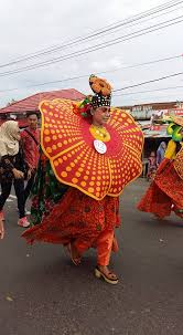 Hiasan yg simpel untuk gambar kaligravi. Kumpulan Desain Baju Pada Karnaval Batik Besurek Bengkulu 2016 Milda Ini