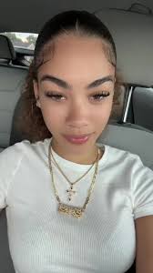 brii2raww (@yourstruly_.bri)