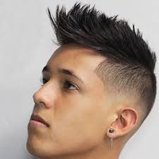 Coiffure homme bouclé coiffure ado garcon coupe homme court coupe cheveux homme coiffures 2017 styles de coiffures blond platine homme meilleur salon de coiffure cheveux méchés. 35 Cool Faux Hawk Fohawk Haircuts For Men 2021 Guide
