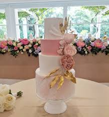 Any couple that's managed to stay married for 25 years definitely deserves a party. 25th Wedding Anniversary Cake Buy 25th Anniversary Cake Online