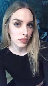 Álex Saint, actriz en 'Veneno' y 'Vestidas de azul'