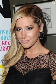 Photo : Jaclynn Jarrett, Selena Gomez et Marvin Scott Jarrett assistent à  la présentation de la couverture de Selena Gomez pour Nylon Magazine et  assistent à la fête de la marque Coach