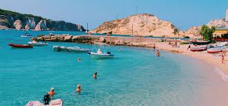 The plus side of isole tremiti is that it is not that popular by the masses (yet) which is why this beach is nice and quiet! Isole Tremiti Alla Scoperta Delle Isole Del Molise Santalucia Agnone