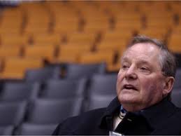 Canucks at 50: Neale heads into the stands in Quebec and others follow