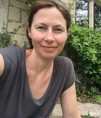 Lorraine Connell's Instagram, Twitter & Facebook