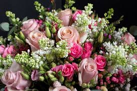 Jun 09, 2021 · mă face să plâng și de bucurie, dar în ultima perioadă… în ultima perioadă e mult mai calm, mai înțelept, comunicăm, ceea ce înainte nu se întâmpla. Buchete De Flori Si Aranjamente De Sfantul Mihail Si Gavril Floraria Buchete Ro Blog Oficial