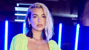 The awkward life of dua lipa welcome to your best and most updated source on tumblr for everything dua lipa! Dua Lipa S Dark Brown Hair Is Back By Popular Demand See The Photos Allure