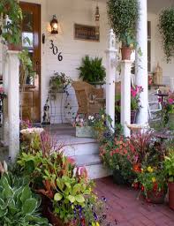 Pin By A S H L E Y On Front Porch Front Yard Decor Farmhouse Landscaping Front Yard Landscaping