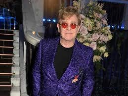 25 march 1947) is an english singer, songwriter, pianist and composer. Elton John Says What We Re All Thinking The Oscar Ceremony Looks Like It S Coming From A Starbucks Vanity Fair