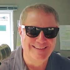 Eddie Davis's Instagram, Twitter & Facebook