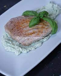 Ricetta Light Filetto Di Tonno Su Crema Di Ricotta E Basilico A Tavola Col Nutrizionista Ricetta Ricette Ricette Light Idee Alimentari