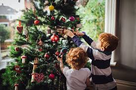 Was bedeuten unsere weihnachtskugeln, kerzen, sterne und engel? Warum Wir Einen Weihnachtsbaum Aufstellen Geschichte Mehr