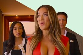 Polly Brindle strips down for Selling the OC- captivating nude galleries