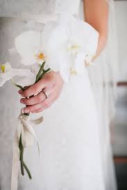 Our long stem roses are available in red, pink, yellow, orange, and lavender. 26 Chic Single Stem Wedding Bouquets Weddingomania
