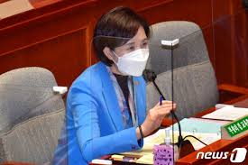 이날 재판부는 조 전 장관의 딸 조민씨와 아들 조원씨를 증인으로 채택했다. êµìœ¡ë¶€ ì¡°ë¯¼ ê´€ë ¨ ì´ë²ˆì£¼ ë‚´ ìž…ìž¥ ë°íž ê²ƒ ë¶€ì‚°ëŒ€ ì•„ì§ ë³´ê³ ì•ˆí•´ ë‰´ìŠ¤ ë™ì•„ë‹·ì»´