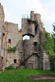 Burgruine Und Burghotel Staufenberg Castle Ruin And Hotel Staufenberg Burgdame Burg Mittelalterliche Burg Antike Gebaude