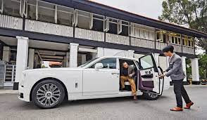 Rolls royce phantom extended wheelbase is a 5 seater sedan available at a starting price of rm 6.03 million in the malaysia. Car Review The Rolls Royce Phantom The Peak Malaysia