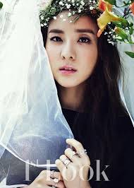 Dara 2ne1 Seung Yoon Winner Berpose Untuk 1stlook 2ne1 Instagram Bunga