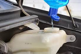 Kit wiper fluid memang sering kali direkomendasikan oleh berbagai situs otomotif untuk membersihkan kaca mobil. Jangan Sembarangan Pakai Cairan Wiper Bisa Bikin Kaca Berpelangi