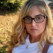 Kelli Walden's Instagram, Twitter & Facebook