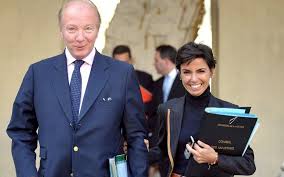 4 haziran 2010 bir fransız mahkemesi hortefeux kamu duyulmasını açıklama amaçlanan olmadığını yargılamak, cezayir origin.but bir mahkumiyetle sorunu olmadığına dair bir genç parti eylemcisinin hakkında ırkçı. Quand Rachida Dati Mettait Un Coup De Poing Dans La Gueule De Brice Hortefeux