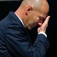 Eine atmosphäre der gewalt prägte die jugend pablo escobars und begründete seine skrupellosigkeit zur durchsetzung seiner ziele. Real Madrid Zinedine Zidanes Bruder Gestorben Schweigeminute Im Training Fussball