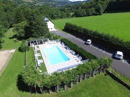 La Grange Du Devezou Gite De Groupe Cantal 44 Couchages