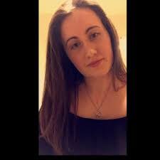 Kelly Ingham's Instagram, Twitter & Facebook